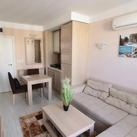 Harmony Suitеs شقة *